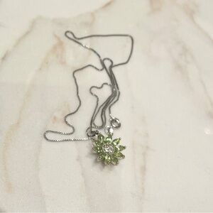 14k Diamond & Peridot Flower Necklace - 14K White Gold 18" Box Chain